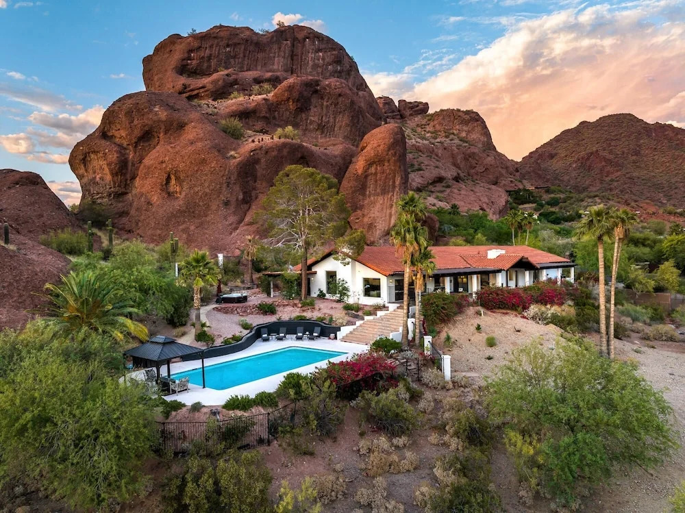 Camelback Mountain Mid-century Modern Villa City Views Pool Hot Tub