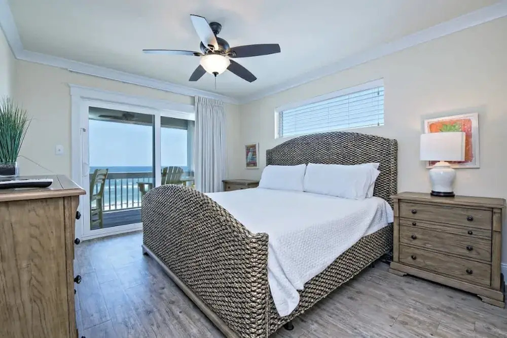 Beachfront 5bed Easybreezy West