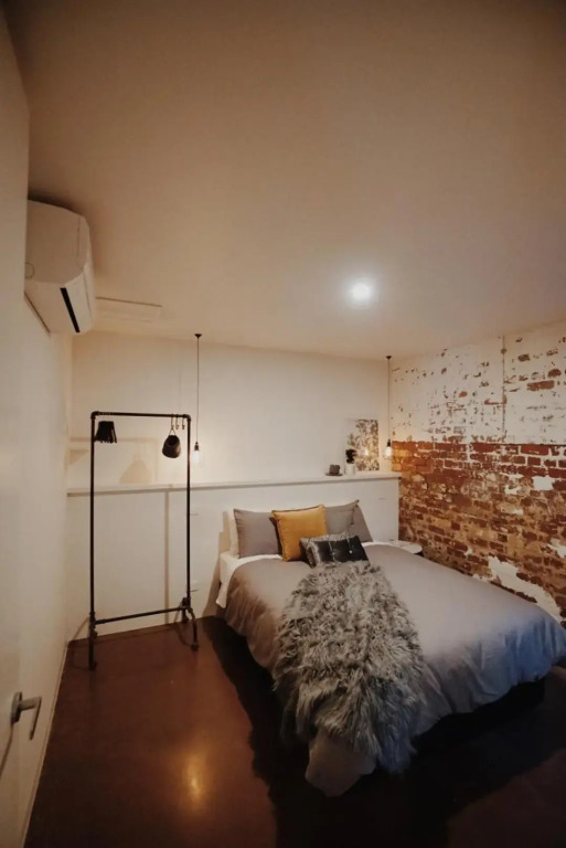 THE WAREHOUSE APARTMENTS