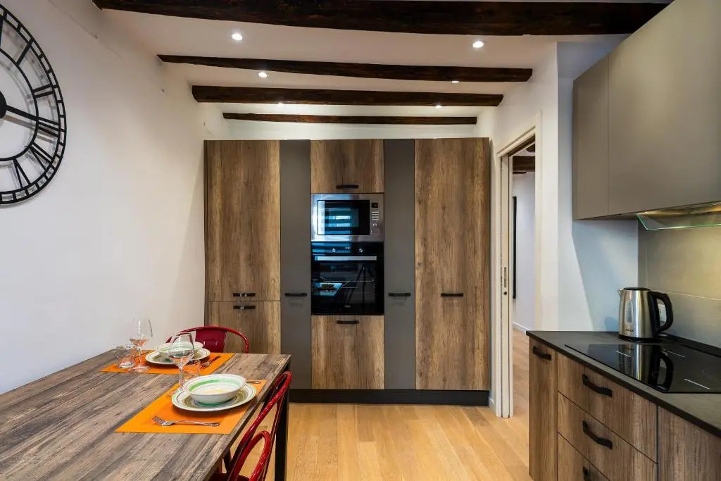 GDhouse 806