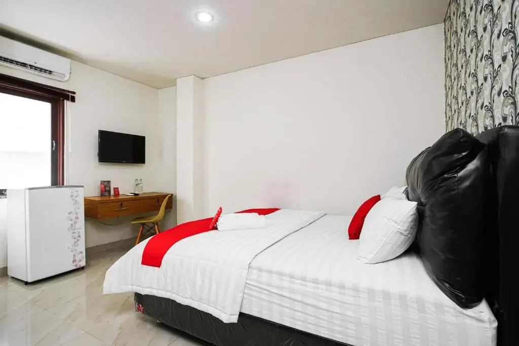 RedDoorz near Palembang Trade Center 3