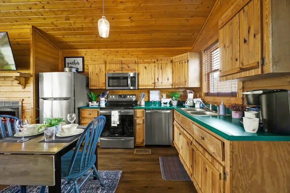 Great View Location Studio Log Cabin Hot Tub
