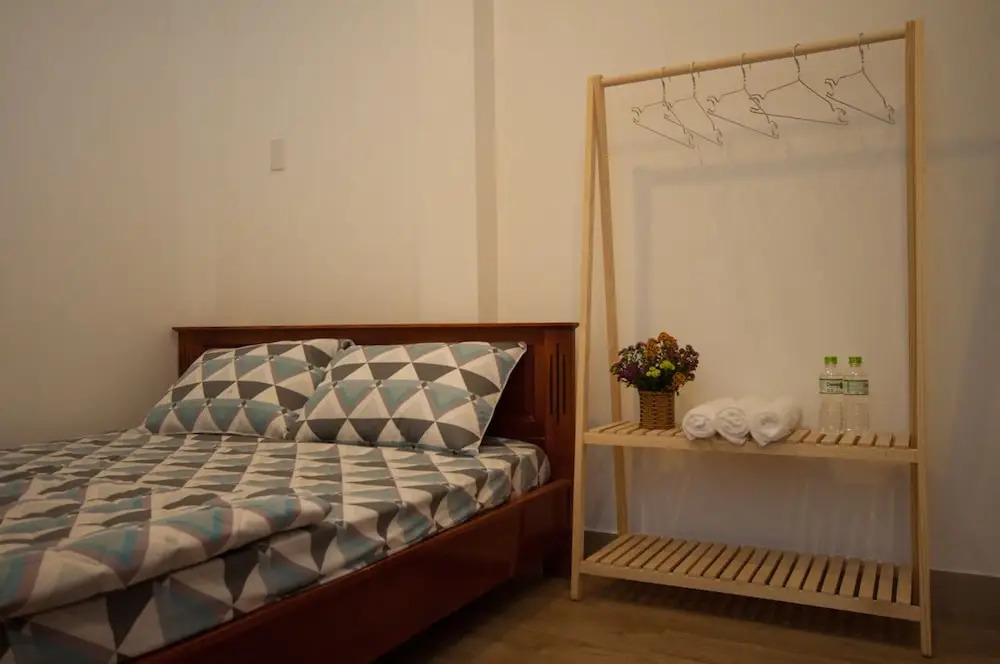The Prince of Whales Hostel & Bar