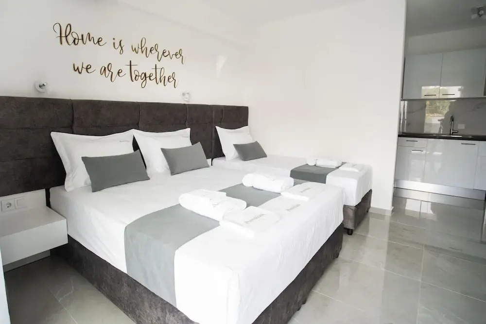 Aeonian Luxury Suites