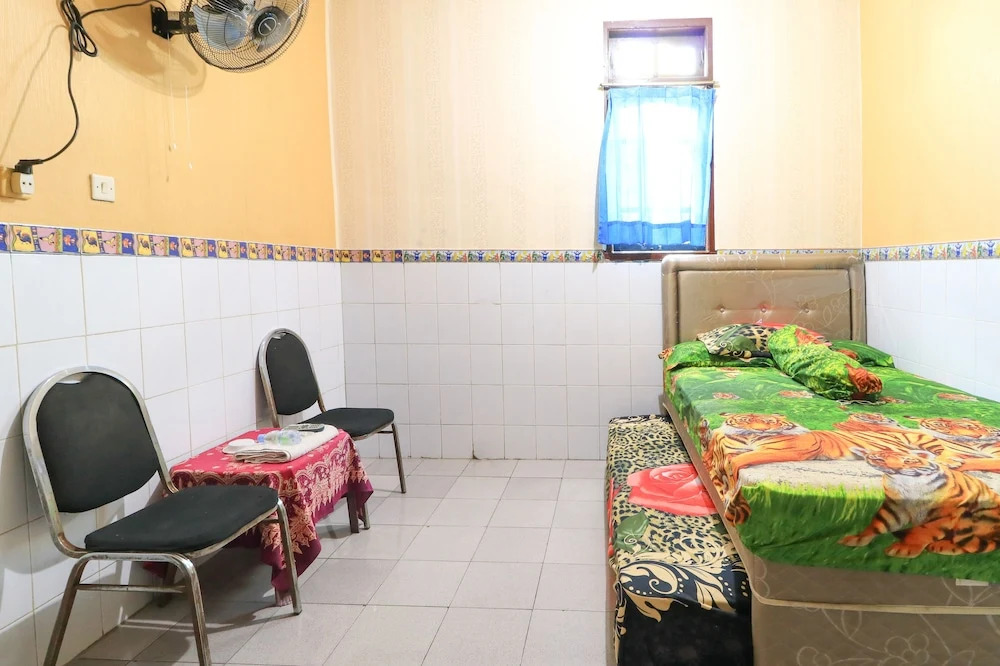 Dharmawati Homestay Syariah at Terminal Purabaya