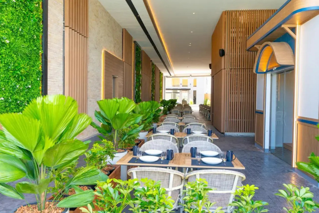 Отель Tara Bangkok Riverside