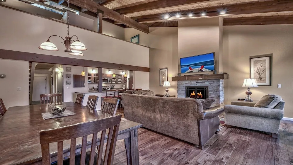 630 Lakeview