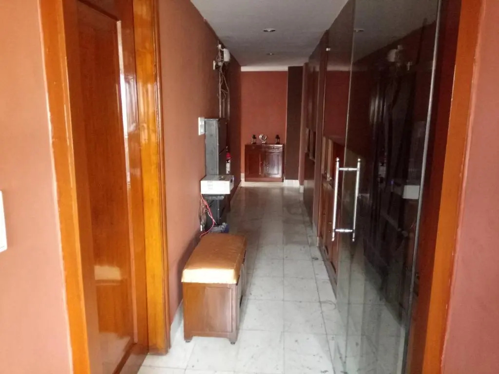 Service Apartments, Park Street, Calcutta