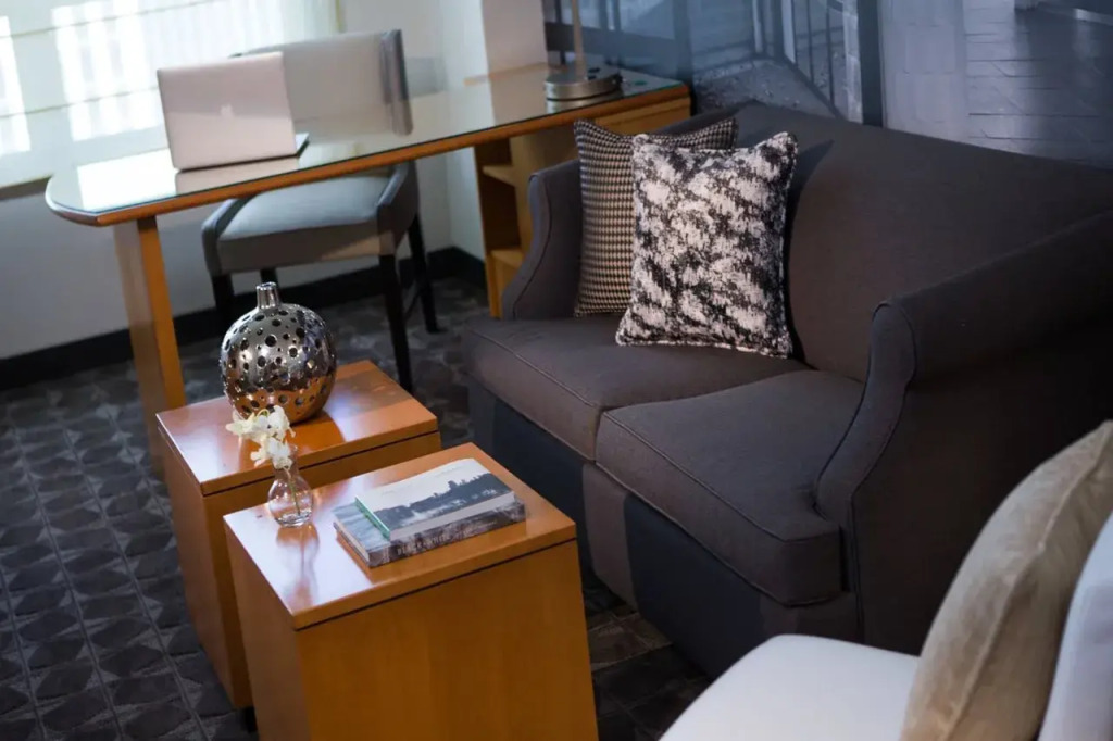 Renaissance Chicago O'Hare Suites Hotel
