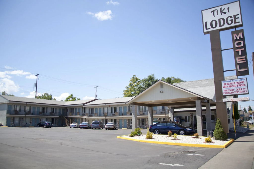 Pine Tree inn