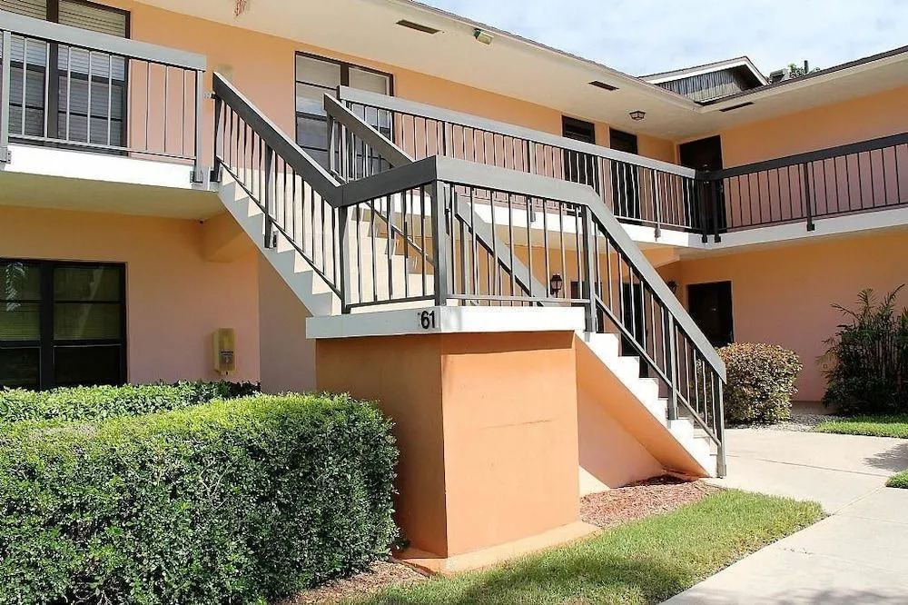 Greenbrier St Condo