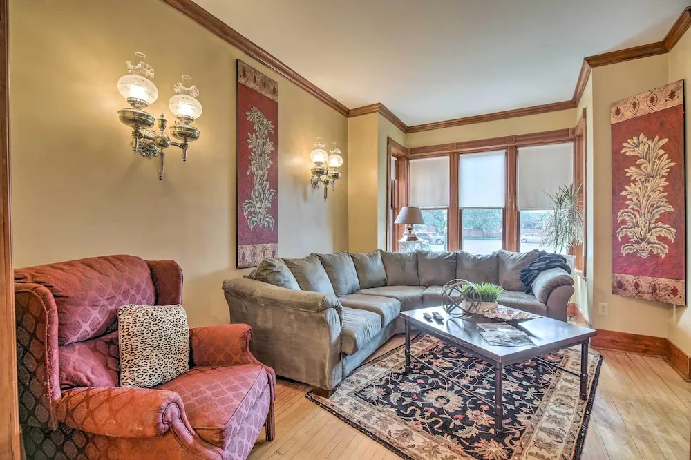 Historic Apartment - Half Mi to Lake Champlain!