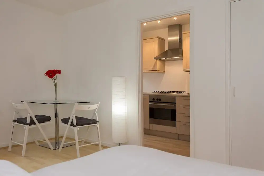 1 Bedroom Apartment in Chelsea Sleeps 3