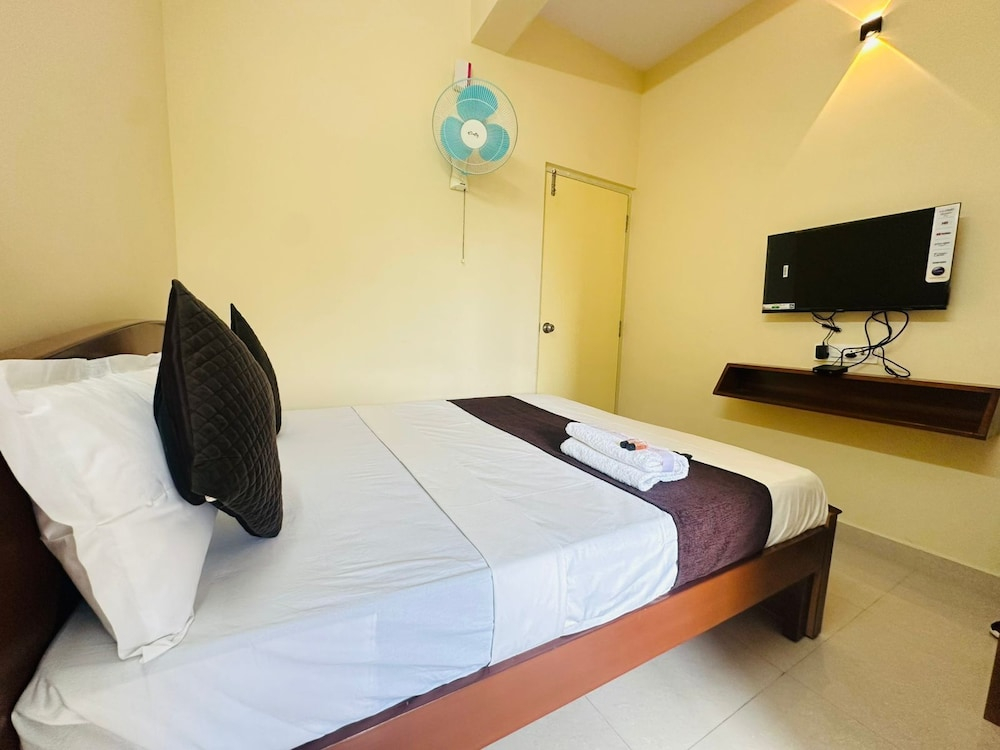 S G R Hotel & Lodge