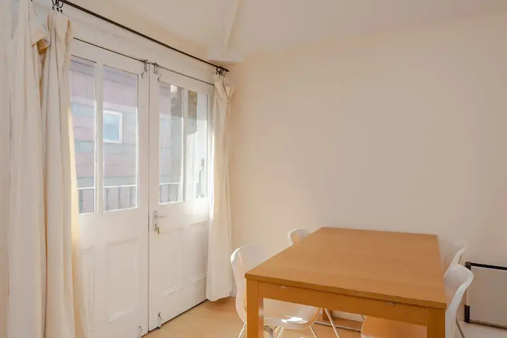 Light and Clean 2bed Flat, Nearby Liverpool Street