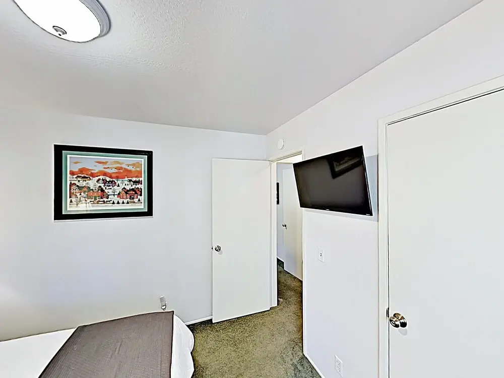 Walk To Slopes! Mountain W/ Private Hot Tub 3 Bedroom Home