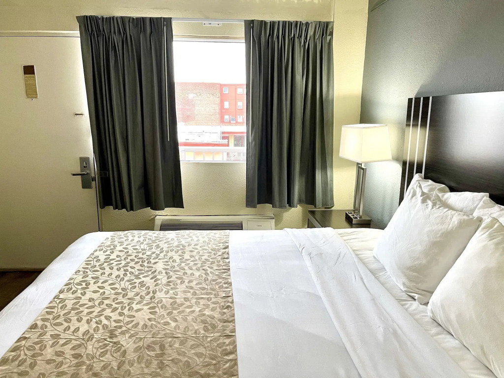 Red Carpet Inn & Suites