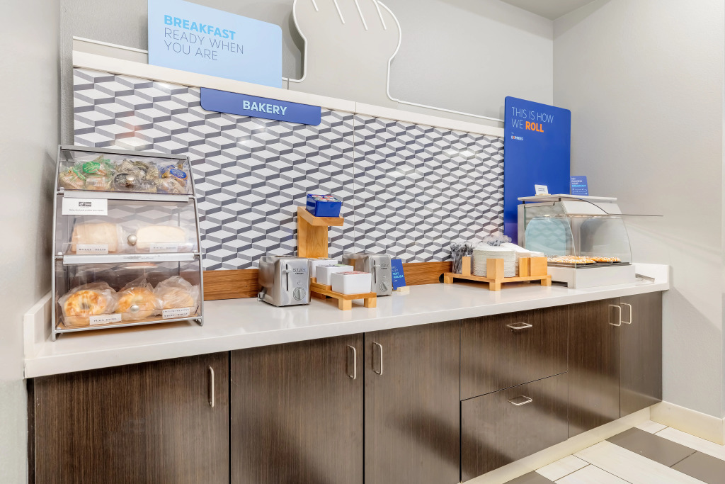 Holiday Inn Express & Suites - Medford by IHG