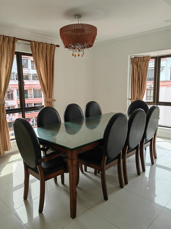 Petronella Luxury Penthouse marina court