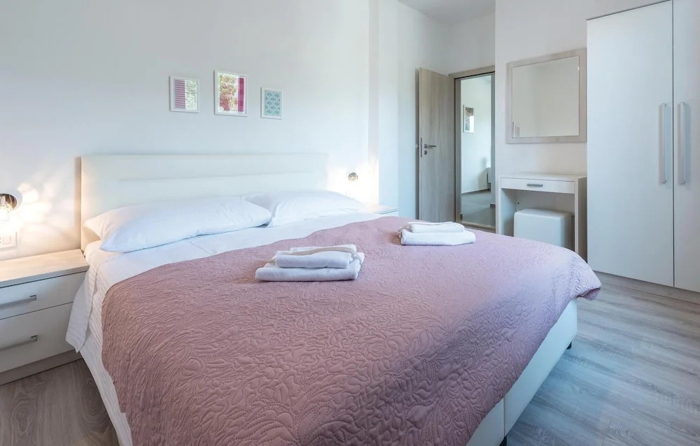 Awesome Home in Cavtat With Wifi and 1 Bedrooms