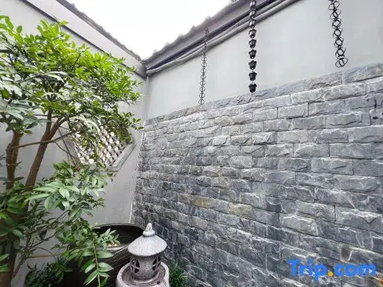 Southern Pavilion Courtyard
