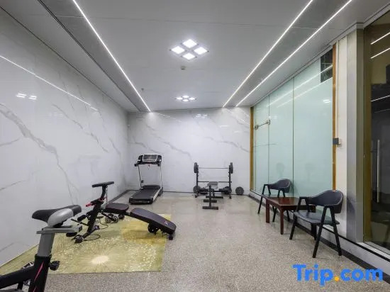 Haikou Golden Century Hotel (Guomao Center Friendship Sunshine City Store)