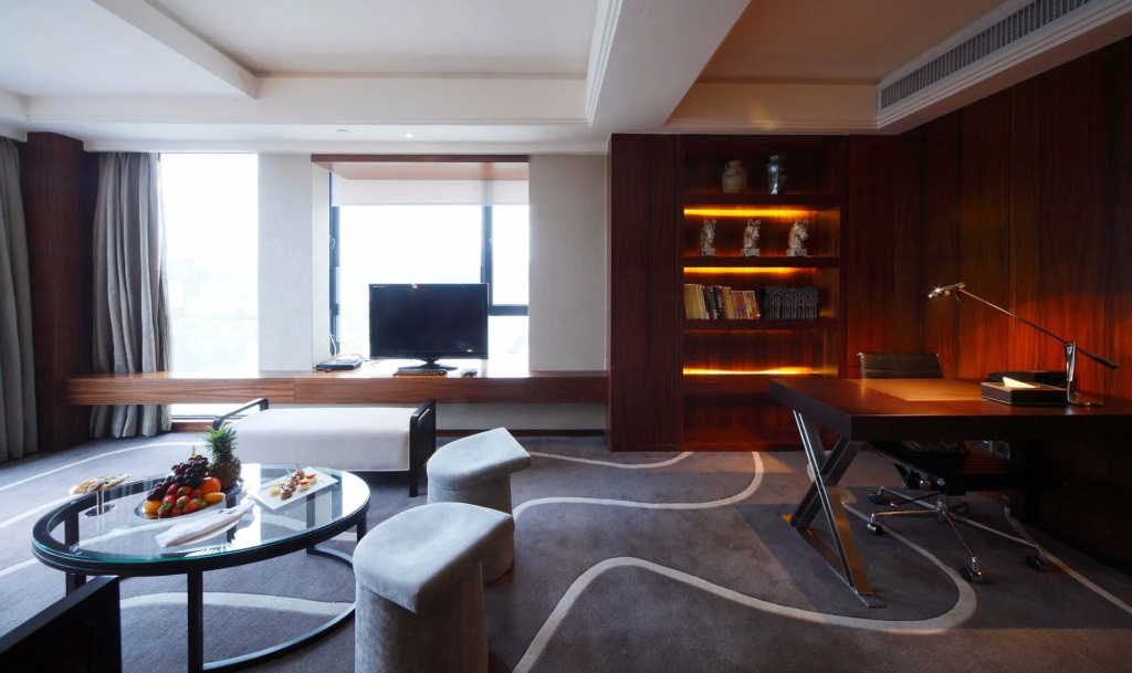 DW Hotel
