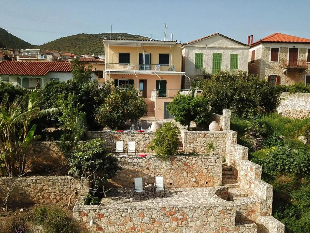Seafront apartment ΙΙ in Kiveri, near Nafplion.