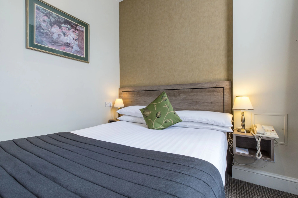 Kensington Gardens Hotel