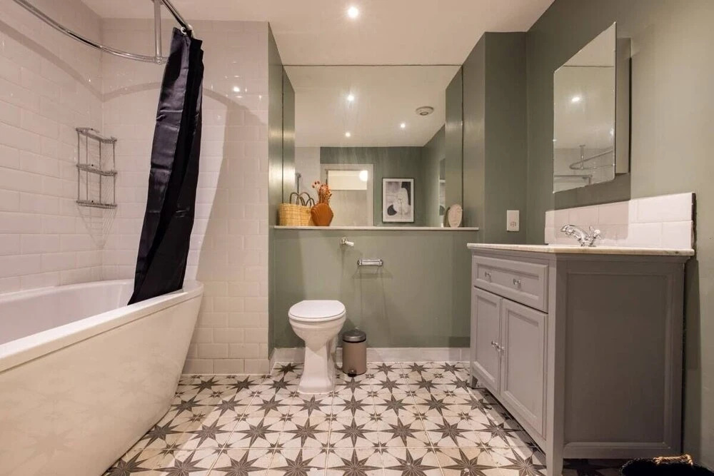 The Richmond Upon Thames Escape - Modern & Bright 2BDR Flat with Parking