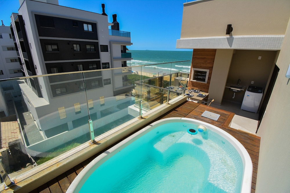 Duplex Vista Mar com Piscina Privativa