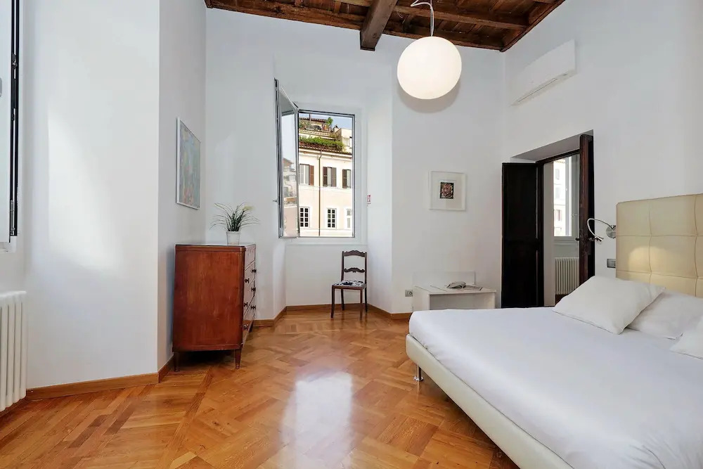 Giulia Charme - My Extra Home
