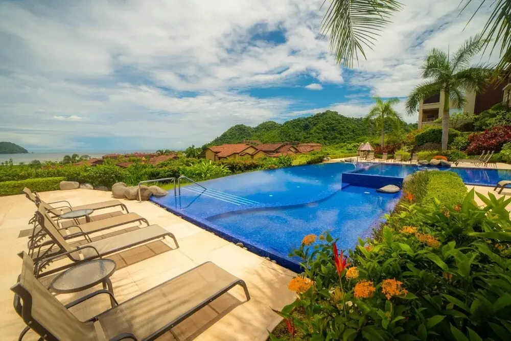 Miramar 1B - 3 bdr - 3 Bath Ocean View