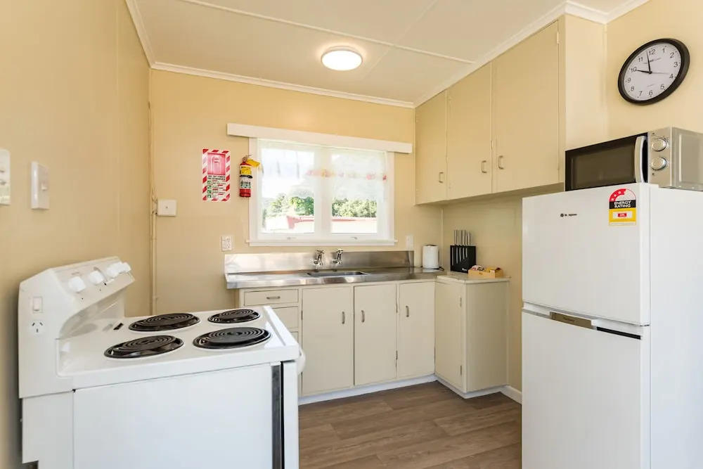 Waitangi Beach Bach 30B