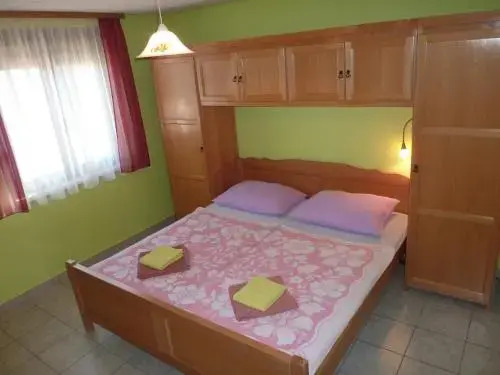Queen beach Apartments - private pool - Sabunike III