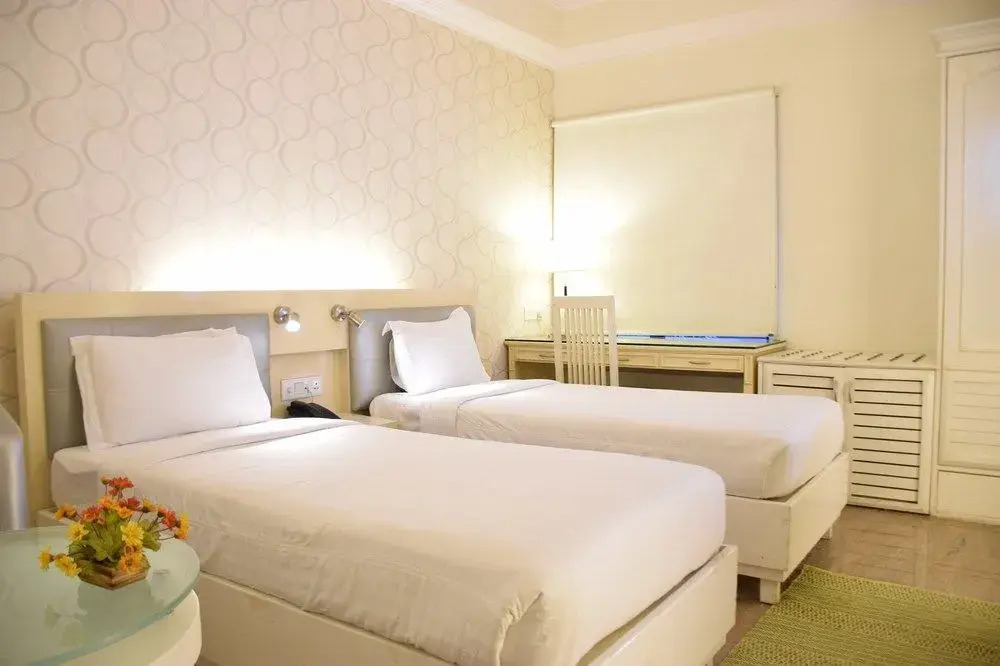 Check Inn Hotel