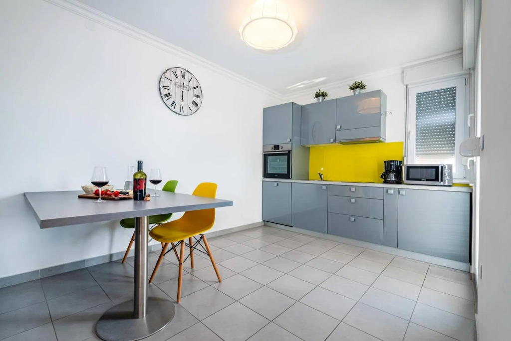 Apartment Sweet City