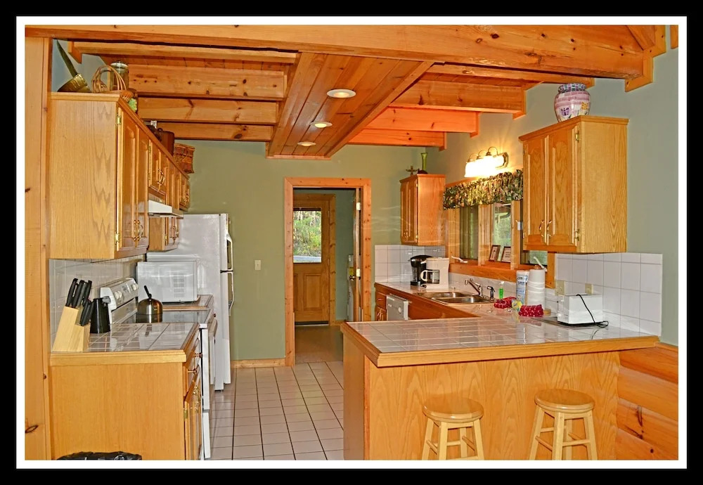 Mountain Tyme Lodge 5 Bedrooms 3 Bathrooms Cabin