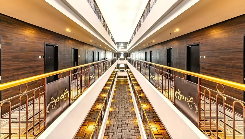 Levenue Hotel