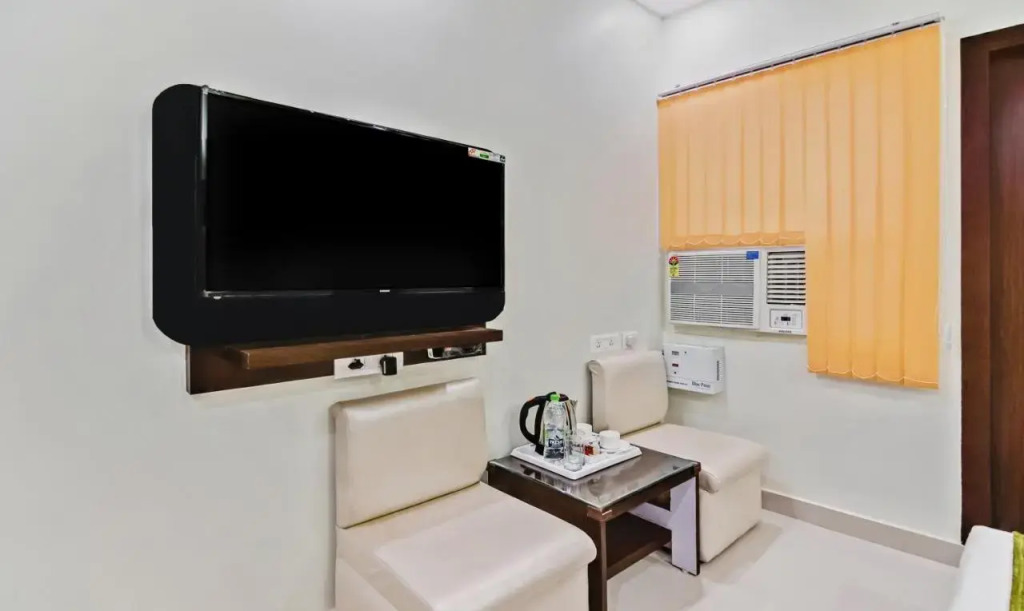 Treebo Resto- Near Lucknow Railway Station