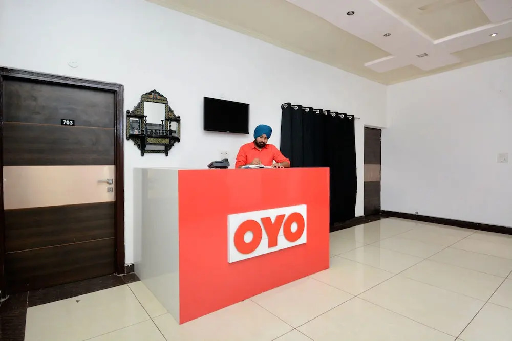 OYO 31031 Ds Royal Guest House