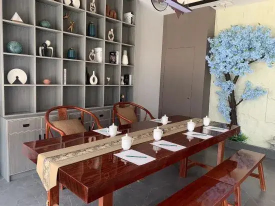 Three Lives and One Residence in Huangling, (Huangling Scenic Area Store)