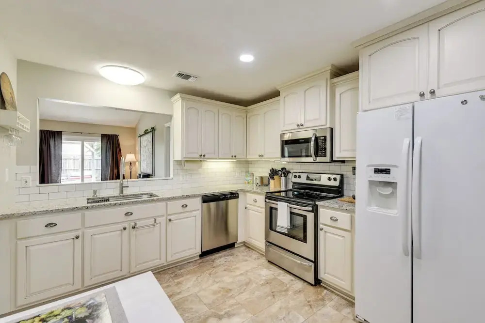 4 Mi to Downtown Panama City: Home w/ Patio!