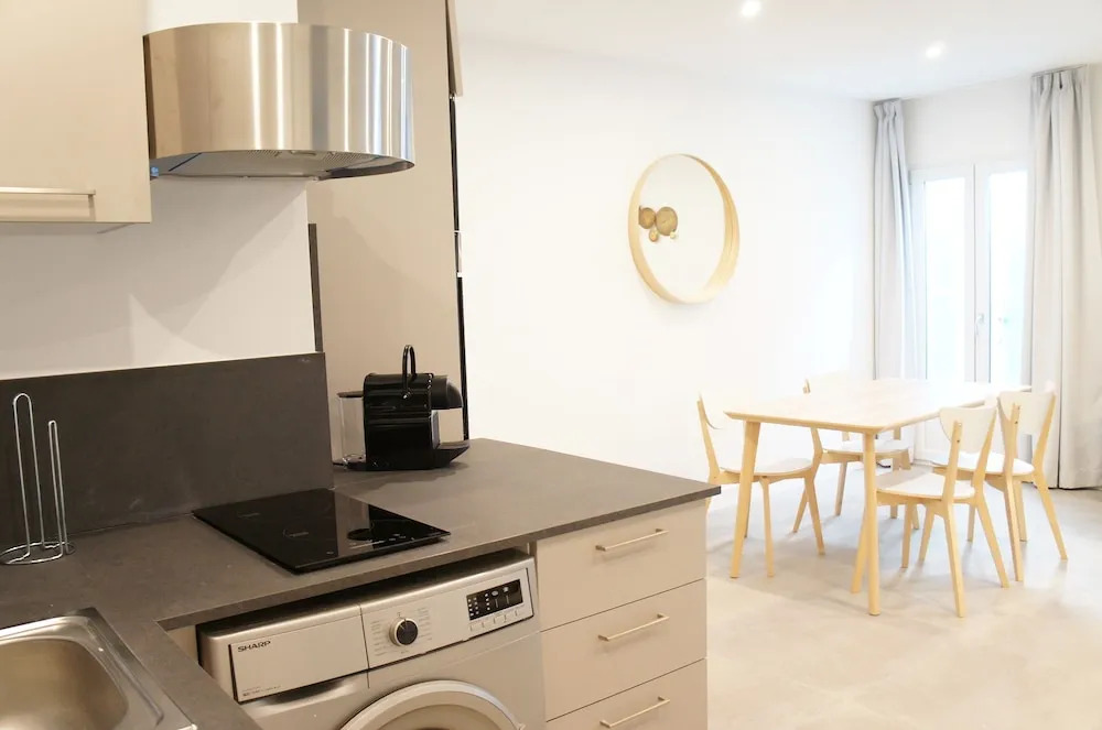 Republique 102 Apartment