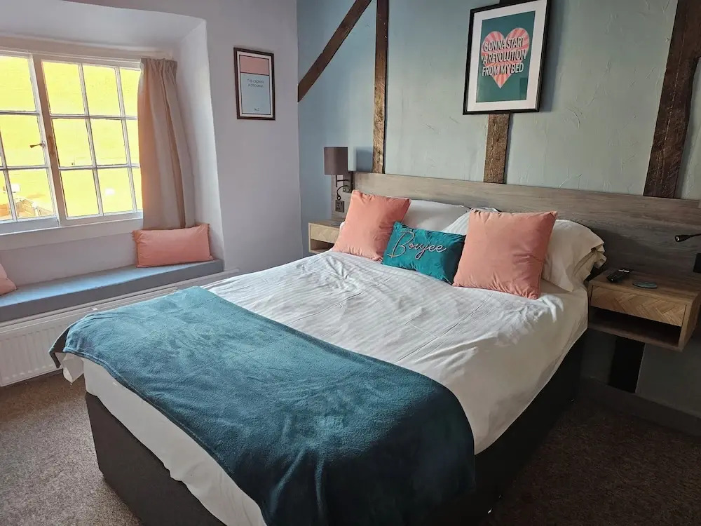 The Crown Aldbourne