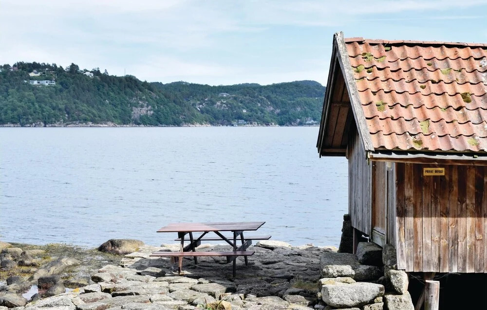 Stunning Home in Lyngdal With 4 Bedrooms