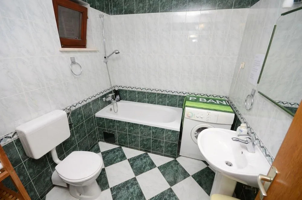 Apartment Leo