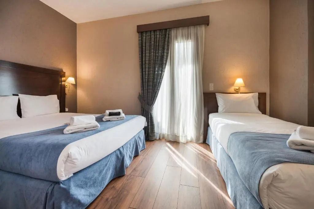 Arahova Inn Hotel