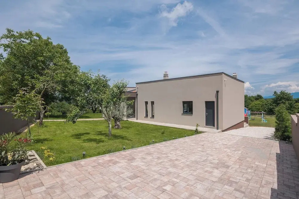 Residence Villa Manuela - Pool & Jacuzzi - Batlug