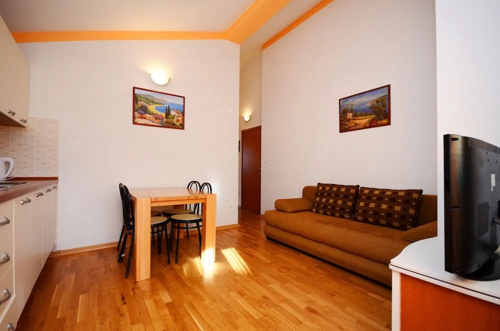 A5 - apt With 2 Balconies, 5 min Walking to Beach